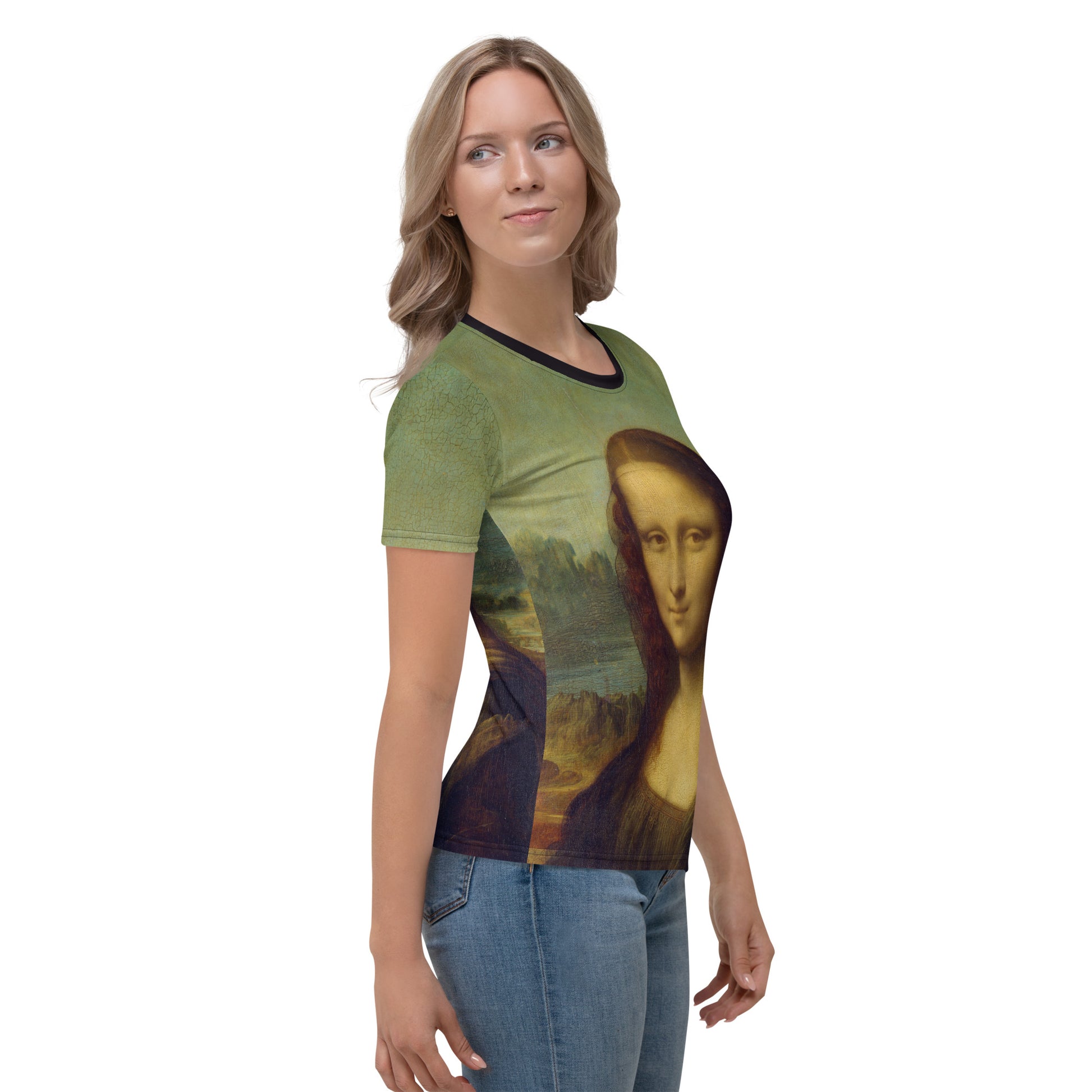 Young woman wearing an all over print Mona Lisa T-shirt, right side.